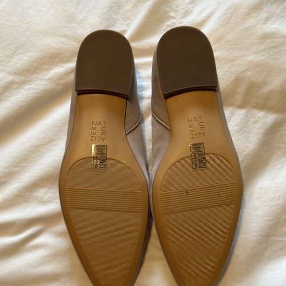 Natualizer leather and suede flats. - Picture 2 of 2